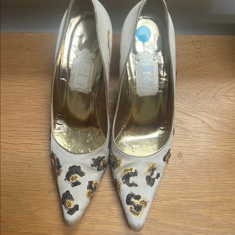 Elegant Cream and Gold Women's Shoes